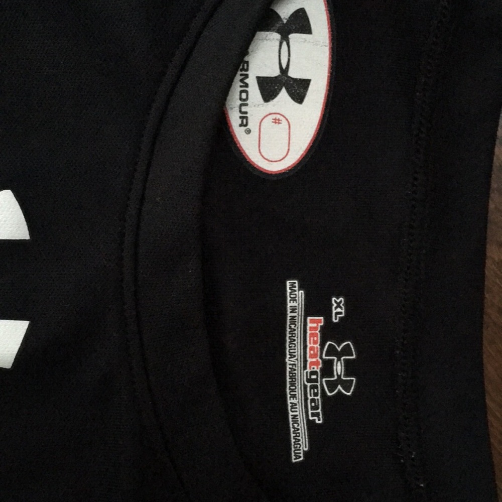 Under Armour Heatgear XL, black, shortsleeved. Polyester. - Picture 2 of 6